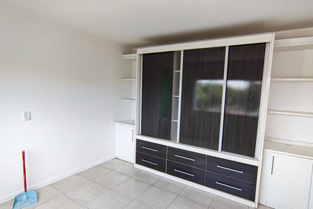 Casa de condomínio à venda com 180m², 4 quartos e 2 vagas Casa de condomínio à venda com 180m², 4 quartos e 2 vagasSuíte 2