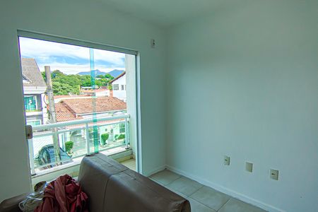 Casa de condomínio à venda com 180m², 4 quartos e 2 vagas Casa de condomínio à venda com 180m², 4 quartos e 2 vagasQuarto 2