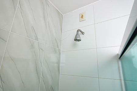 Casa de condomínio à venda com 180m², 4 quartos e 2 vagas Casa de condomínio à venda com 180m², 4 quartos e 2 vagasBanheiro Social