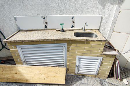 Casa de condomínio à venda com 180m², 4 quartos e 2 vagas Casa de condomínio à venda com 180m², 4 quartos e 2 vagasÁrea Externa