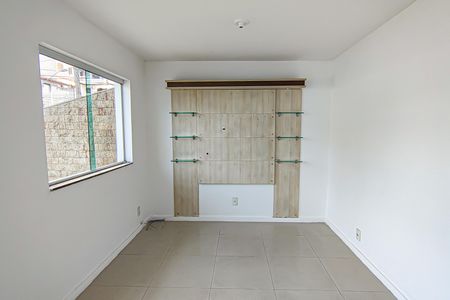 Casa de condomínio à venda com 180m², 4 quartos e 2 vagas Casa de condomínio à venda com 180m², 4 quartos e 2 vagasSala