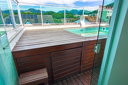 Casa de condomínio à venda com 180m², 4 quartos e 2 vagas Casa de condomínio à venda com 180m², 4 quartos e 2 vagasÁrea Gourmet