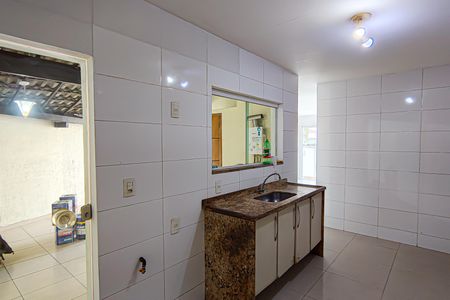 Casa de condomínio à venda com 180m², 4 quartos e 2 vagas Casa de condomínio à venda com 180m², 4 quartos e 2 vagasCozinha