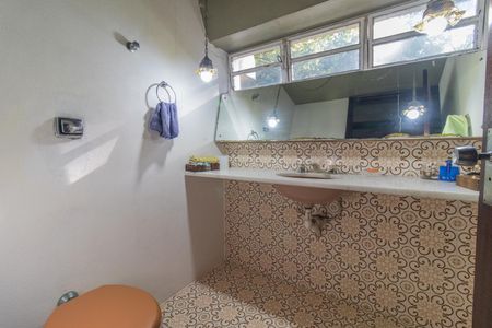 Lavabo de casa à venda com 4 quartos, 600m² em Vila Assunção, Porto Alegre