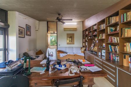 Casa para alugar com 600m², 4 quartos e 8 vagasEscritório