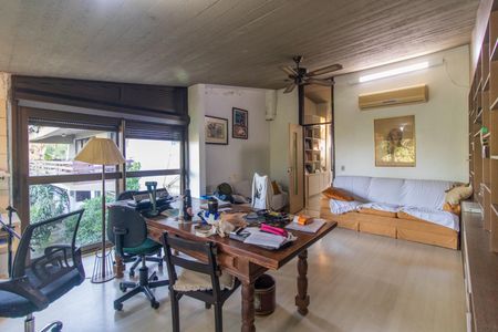 Casa para alugar com 600m², 4 quartos e 8 vagasEscritório