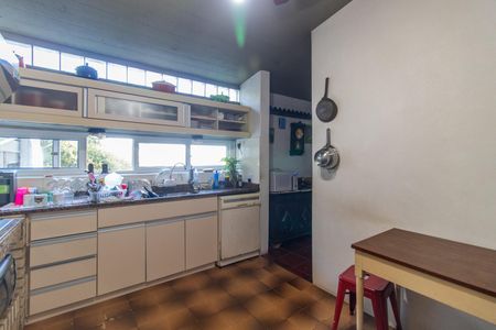 Casa para alugar com 600m², 4 quartos e 8 vagasCozinha