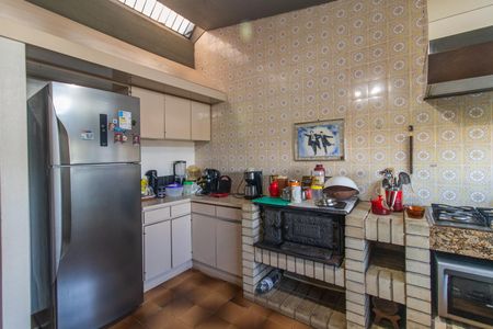 Casa para alugar com 600m², 4 quartos e 8 vagasCozinha