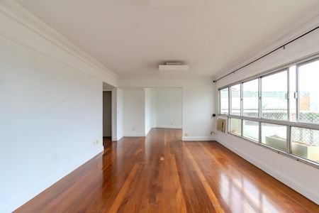 Apartamento à venda com 130m², 3 quartos e 2 vagas Apartamento à venda com 130m², 3 quartos e 2 vagasSala