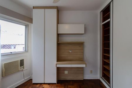 Apartamento à venda com 130m², 3 quartos e 2 vagas Apartamento à venda com 130m², 3 quartos e 2 vagasQuarto 2