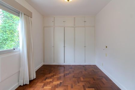 Apartamento à venda com 130m², 3 quartos e 2 vagas Apartamento à venda com 130m², 3 quartos e 2 vagasSuíte