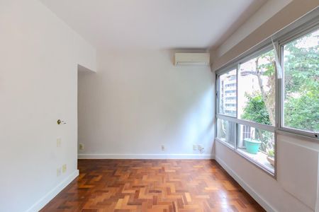 Apartamento à venda com 130m², 3 quartos e 2 vagas Apartamento à venda com 130m², 3 quartos e 2 vagasSuíte