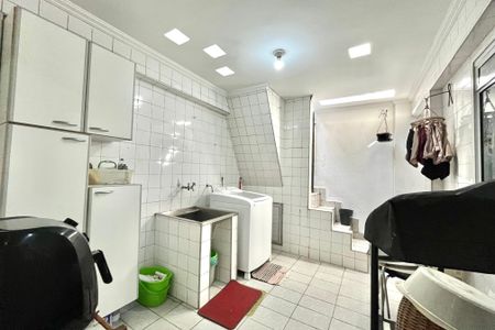 Casa à venda com 200m², 4 quartos e 2 vagas Casa à venda com 200m², 4 quartos e 2 vagasÁrea de Serviço