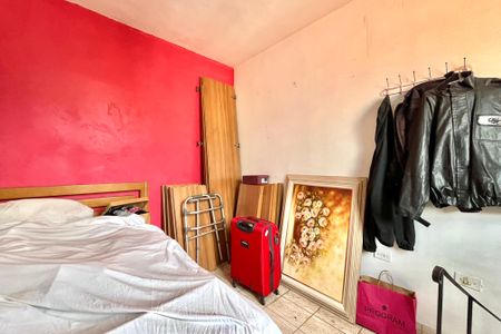 Casa à venda com 200m², 4 quartos e 2 vagas Casa à venda com 200m², 4 quartos e 2 vagasQuarto 4