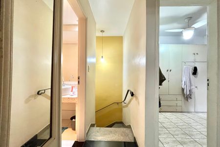 Casa à venda com 200m², 4 quartos e 2 vagas Casa à venda com 200m², 4 quartos e 2 vagasCorredor