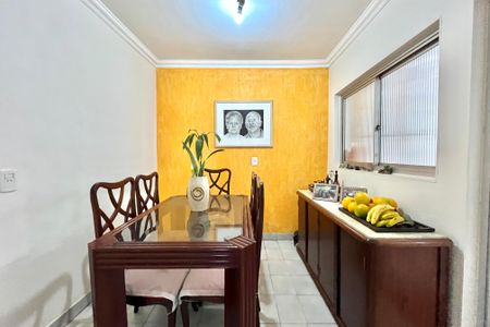 Casa à venda com 200m², 4 quartos e 2 vagas Casa à venda com 200m², 4 quartos e 2 vagasCopa