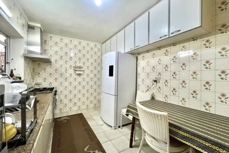 Casa à venda com 200m², 4 quartos e 2 vagas Casa à venda com 200m², 4 quartos e 2 vagasCozinha