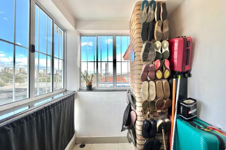 Casa à venda com 200m², 4 quartos e 2 vagas Casa à venda com 200m², 4 quartos e 2 vagasQuarto 1