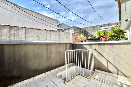 Casa à venda com 200m², 4 quartos e 2 vagas Casa à venda com 200m², 4 quartos e 2 vagasÁrea de Serviço