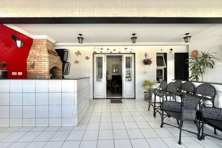 Casa à venda com 200m², 4 quartos e 2 vagas Casa à venda com 200m², 4 quartos e 2 vagasVaranda - Sala