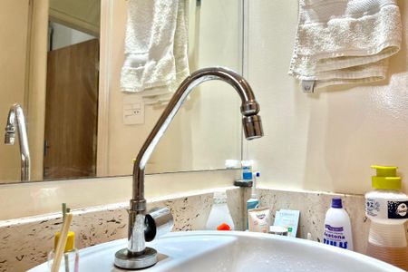 Casa à venda com 200m², 4 quartos e 2 vagas Casa à venda com 200m², 4 quartos e 2 vagasBanheiro Corredor