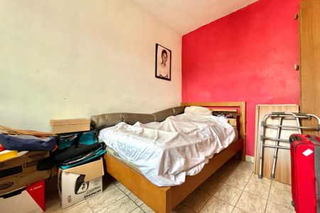 Casa à venda com 200m², 4 quartos e 2 vagas Casa à venda com 200m², 4 quartos e 2 vagasQuarto 4