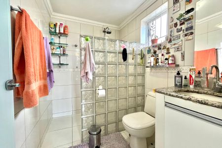 Casa à venda com 200m², 4 quartos e 2 vagas Casa à venda com 200m², 4 quartos e 2 vagasBanheiro do Quarto 1