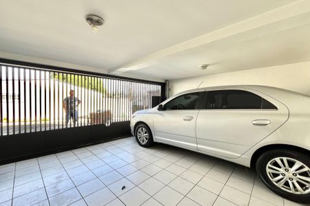 Casa à venda com 200m², 4 quartos e 2 vagas Casa à venda com 200m², 4 quartos e 2 vagasGaragem
