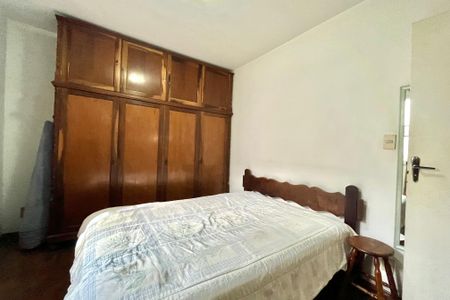 Casa à venda com 200m², 4 quartos e 2 vagas Casa à venda com 200m², 4 quartos e 2 vagasQuarto 2