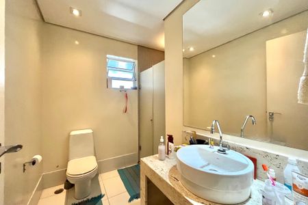 Casa à venda com 200m², 4 quartos e 2 vagas Casa à venda com 200m², 4 quartos e 2 vagasBanheiro Corredor