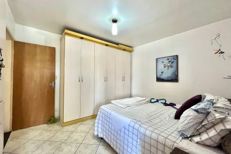 Casa à venda com 200m², 4 quartos e 2 vagas Casa à venda com 200m², 4 quartos e 2 vagasQuarto 1