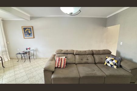 Casa à venda com 260m², 3 quartos e 5 vagasSala
