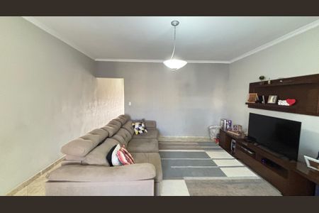 Casa à venda com 260m², 3 quartos e 5 vagasSala