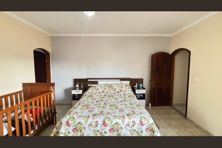 Casa à venda com 260m², 3 quartos e 5 vagasSuite