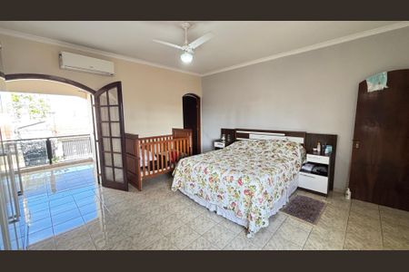 Casa à venda com 260m², 3 quartos e 5 vagasSuite