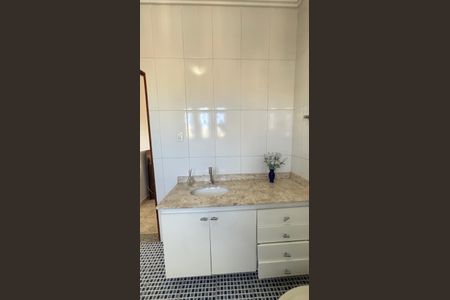 Casa à venda com 260m², 3 quartos e 5 vagasBanheiro da Suíte