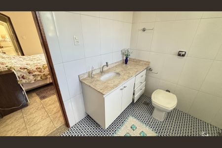 Casa à venda com 260m², 3 quartos e 5 vagasBanheiro da Suíte