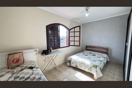 Casa à venda com 260m², 3 quartos e 5 vagasQuarto 2