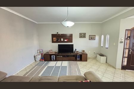 Casa à venda com 260m², 3 quartos e 5 vagasSala