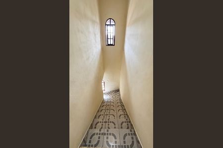 Casa à venda com 260m², 3 quartos e 5 vagasEscada