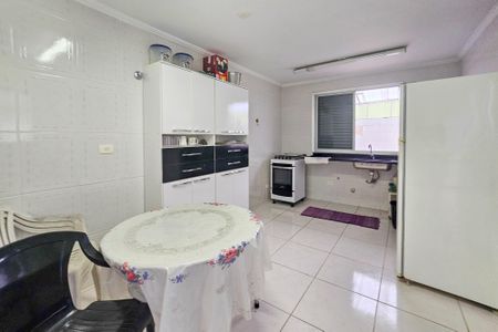 Casa de condomínio para alugar com 110m², 2 quartos e 2 vagasCozinha 