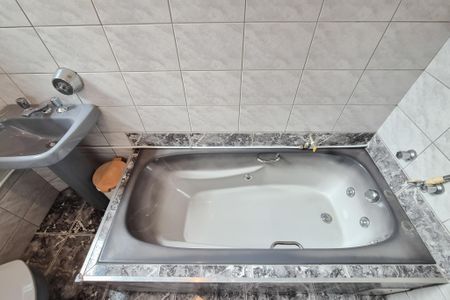 Casa à venda com 142m², 3 quartos e 2 vagasBanheiro da Suíte