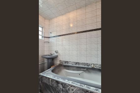 Casa à venda com 142m², 3 quartos e 2 vagasBanheiro da Suíte