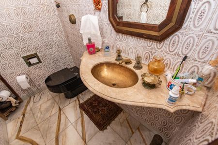 Casa à venda com 250m², 3 quartos e 3 vagasLavabo