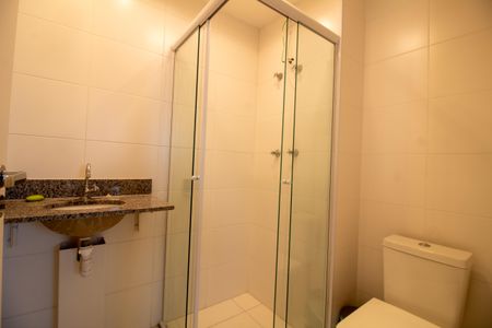 Apartamento à venda com 53m², 2 quartos e 1 vaga Apartamento à venda com 53m², 2 quartos e 1 vagaBanheiro Social