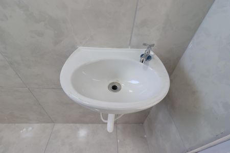 Casa para alugar com 70m², 2 quartos e sem vagaBanheiro - Pia