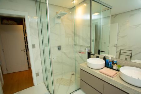 Casa de condomínio à venda com 210m², 4 quartos e 4 vagasBanheiro da Suíte 1