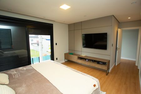 Casa de condomínio à venda com 210m², 4 quartos e 4 vagasSuíte 1