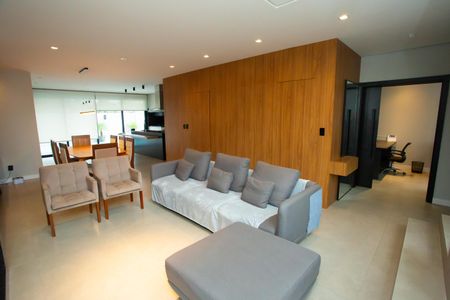 Casa de condomínio à venda com 210m², 4 quartos e 4 vagasSala