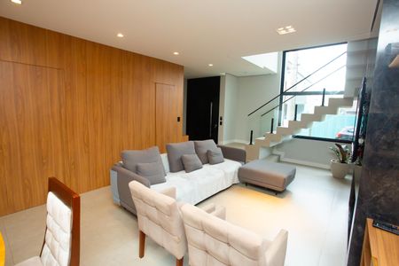 Casa de condomínio para alugar com 210m², 4 quartos e 4 vagas Casa de condomínio para alugar com 210m², 4 quartos e 4 vagasSala